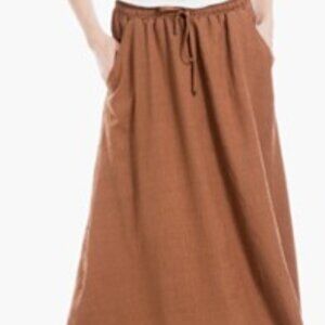 NWT Textured  Maxi Skirt size small  in color chestnut MAX STUDIO